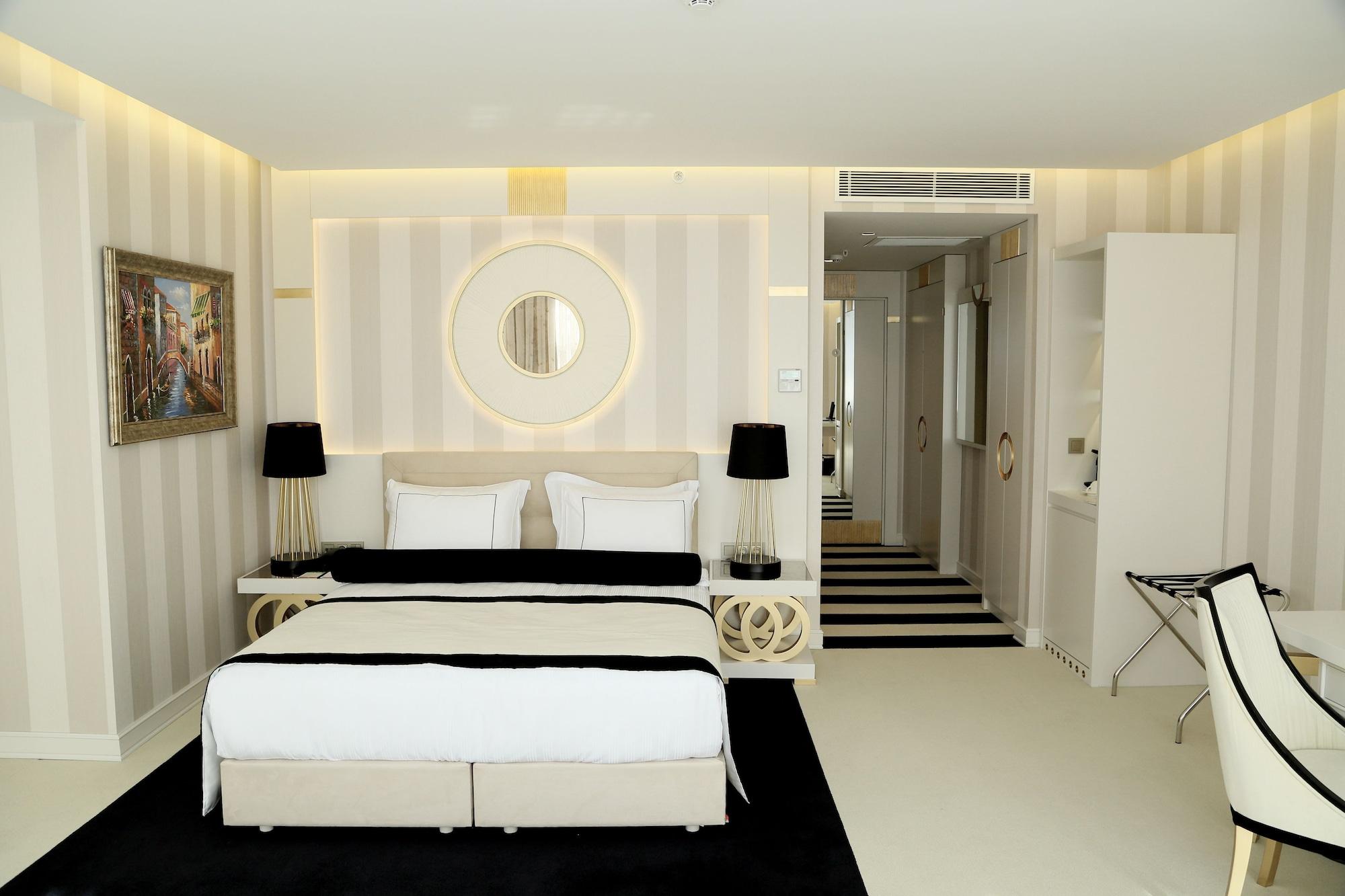 Ramada Hotel & Suites Sisli Стамбул Экстерьер фото