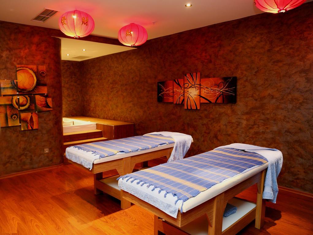 Ramada Hotel & Suites Sisli Стамбул Экстерьер фото