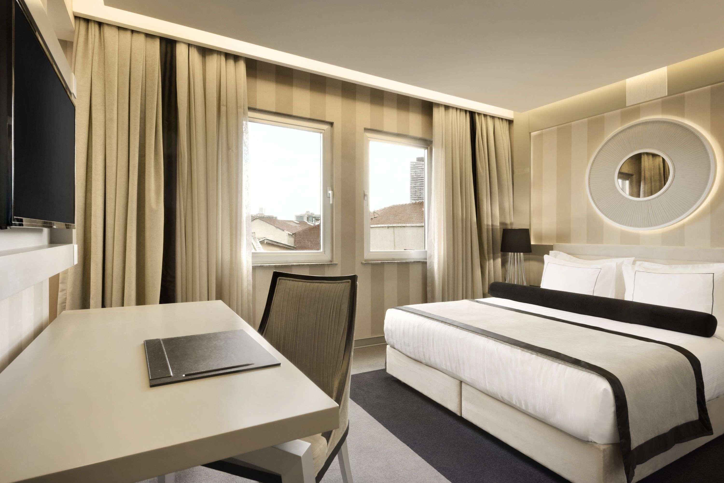 Ramada Hotel & Suites Sisli Стамбул Экстерьер фото