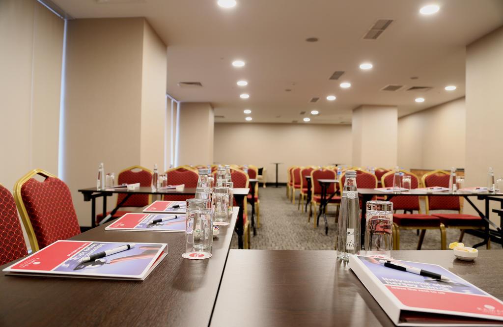 Ramada Hotel & Suites Sisli Стамбул Экстерьер фото